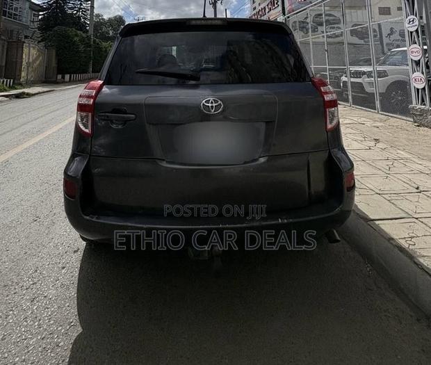 Toyota RAV4 2010 Black