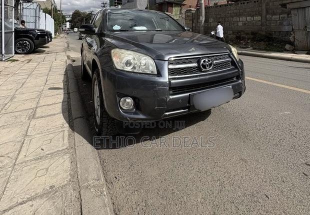 Toyota RAV4 2010 Black