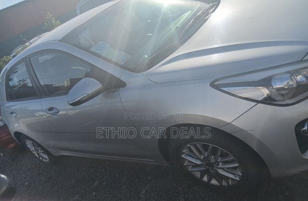 Kia Rio 2018 Silver