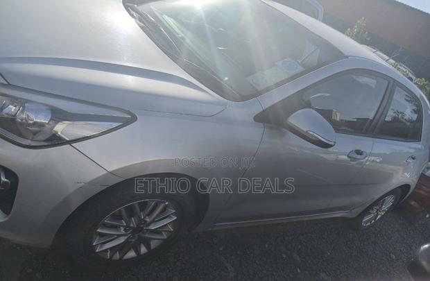 Kia Rio 2018 Silver