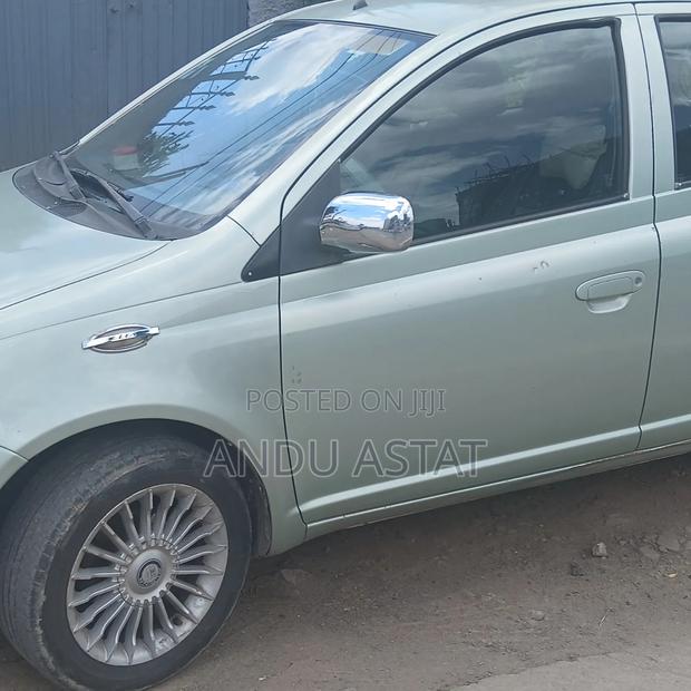 Toyota Vitz 2001 Matt Black