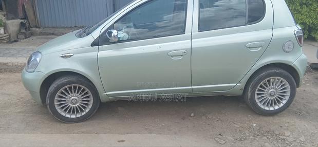 Toyota Vitz 2001 Matt Black