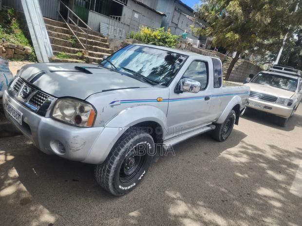 Nissan Navara 2004 Silver