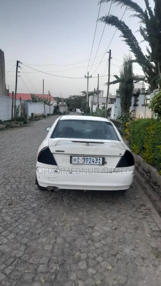 Mitsubishi Lancer 1997 White