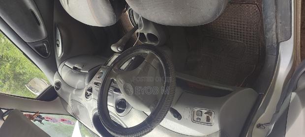 Toyota Vitz 2001