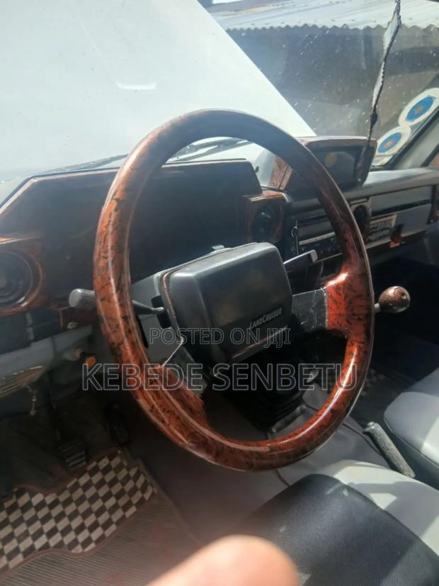 Toyota Land Cruiser 1996 White