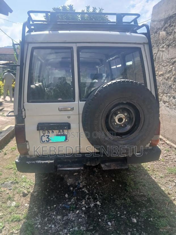 Toyota Land Cruiser 1996 White
