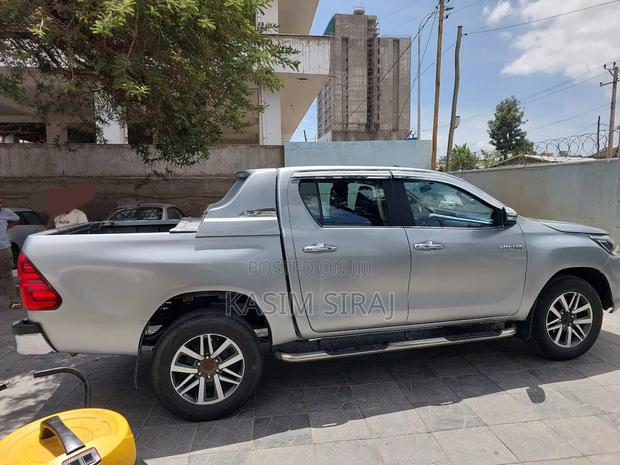 Toyota Hilux 2017 Silver