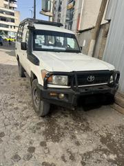 Toyota Land Cruiser 2010 White for sale
