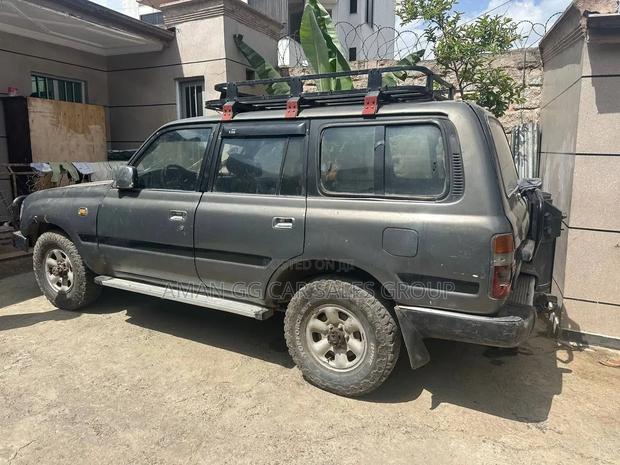 Toyota Land Cruiser 1990 Gray