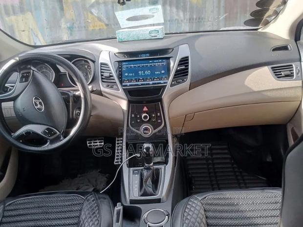 Hyundai Elantra 2014 Brown