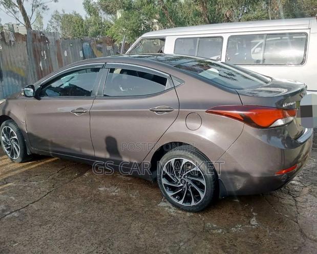 Hyundai Elantra 2014 Brown