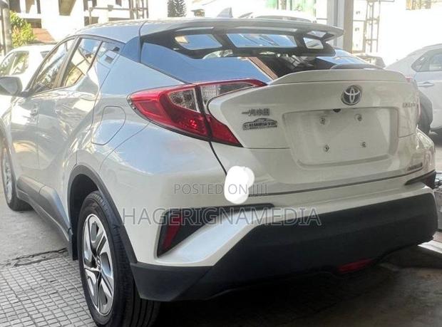 Toyota C-HR 2022 White