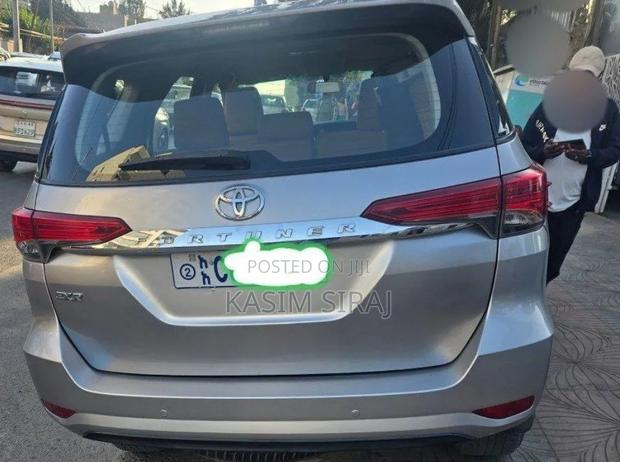 Toyota Fortuner 2017 Silver
