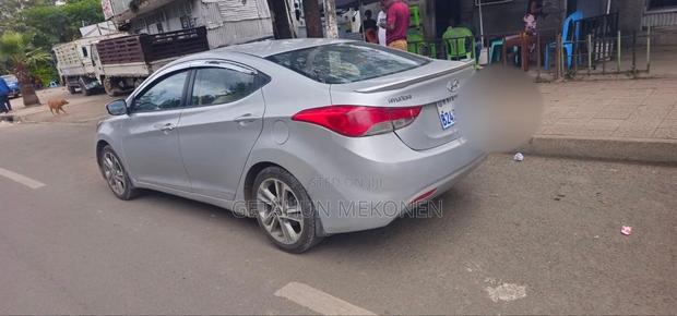 Hyundai Elantra 2013 Silver