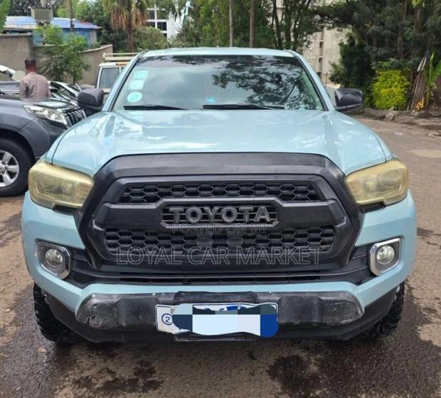 Toyota Tacoma 2020 Gray