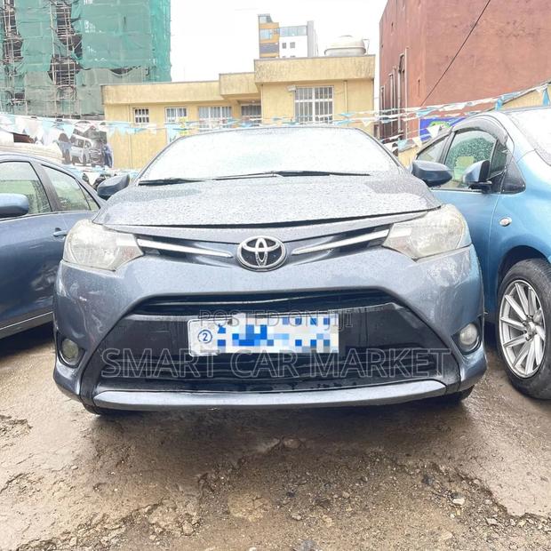 Toyota Yaris 2014 Brown