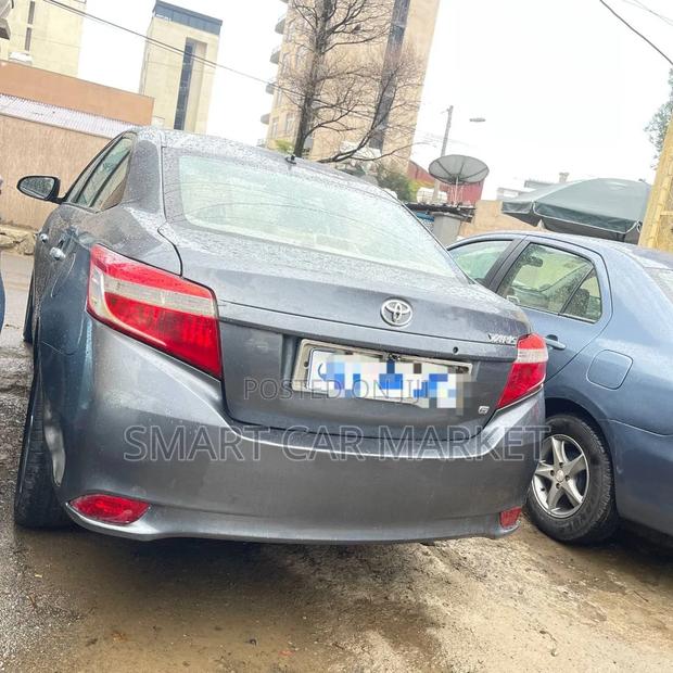 Toyota Yaris 2014 Brown