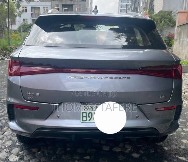 BYD E2 43 kWh 94 hp FWD 2024 Gray