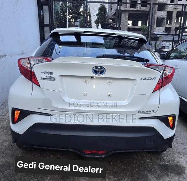 Toyota C-HR 2022 White