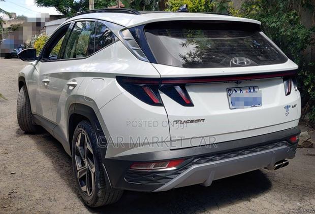 Hyundai Tucson Sport 2021 White