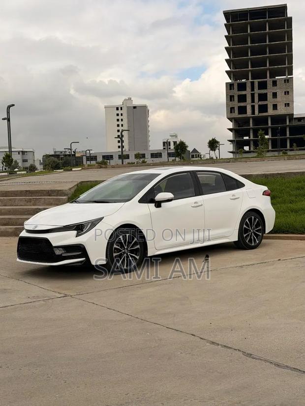 Toyota Corolla 2023 White