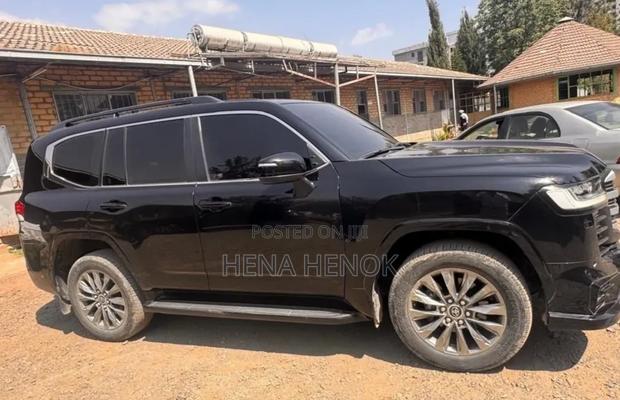 Toyota Land Cruiser 2023 Black