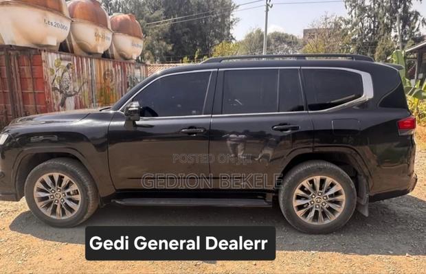 Toyota Land Cruiser 2023 Black
