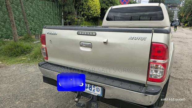 Toyota Hilux 2014 Purple