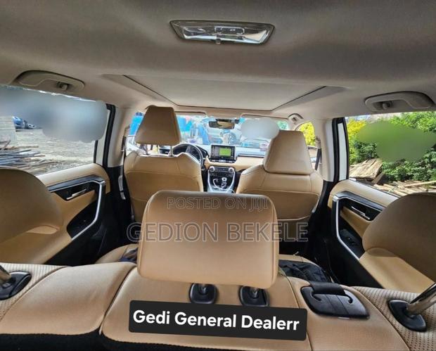 Toyota RAV4 2020 White