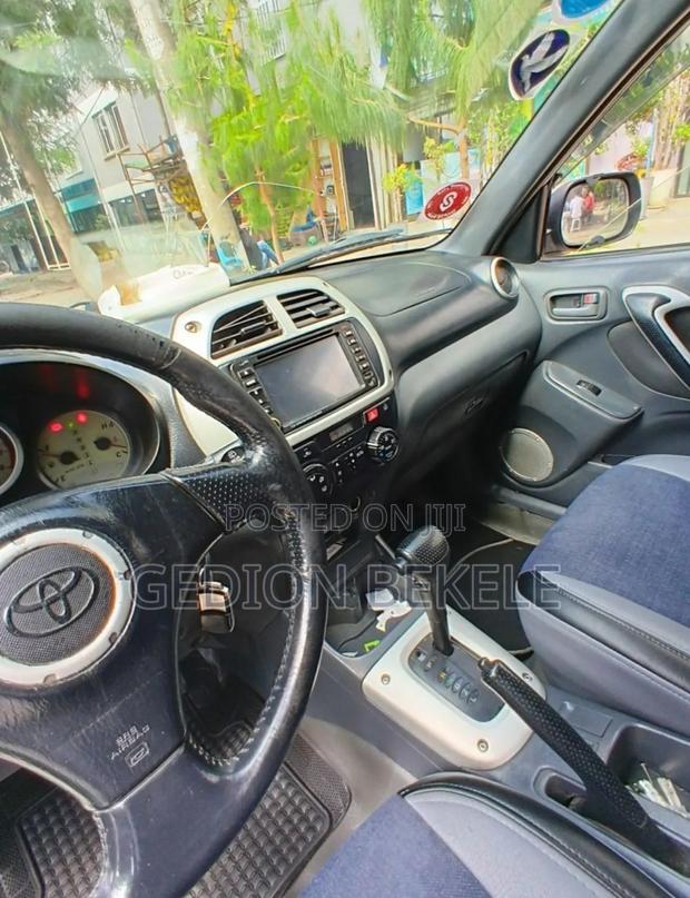 Toyota RAV4 2005 White