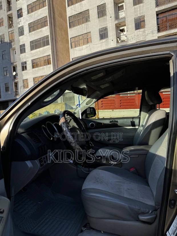 Toyota Tacoma 2008 Gray
