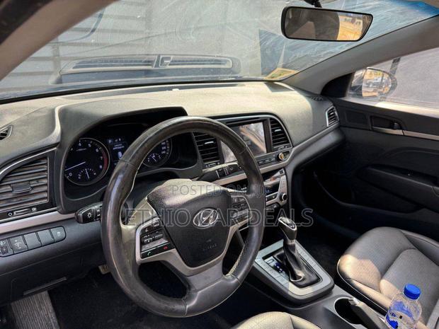 Hyundai Avante 2017 Blue