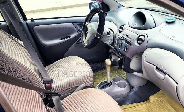 Toyota Platz 2001 Purple