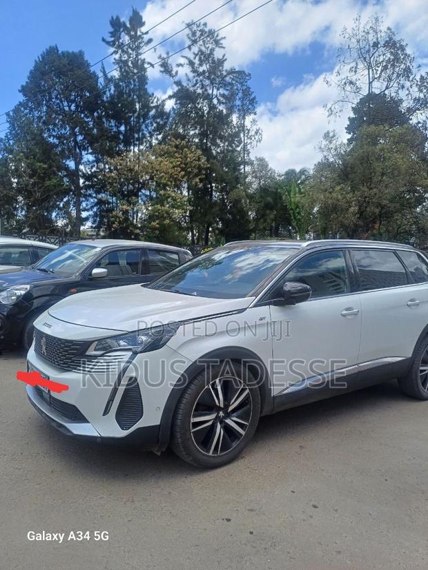 Peugeot 5008 2022 White