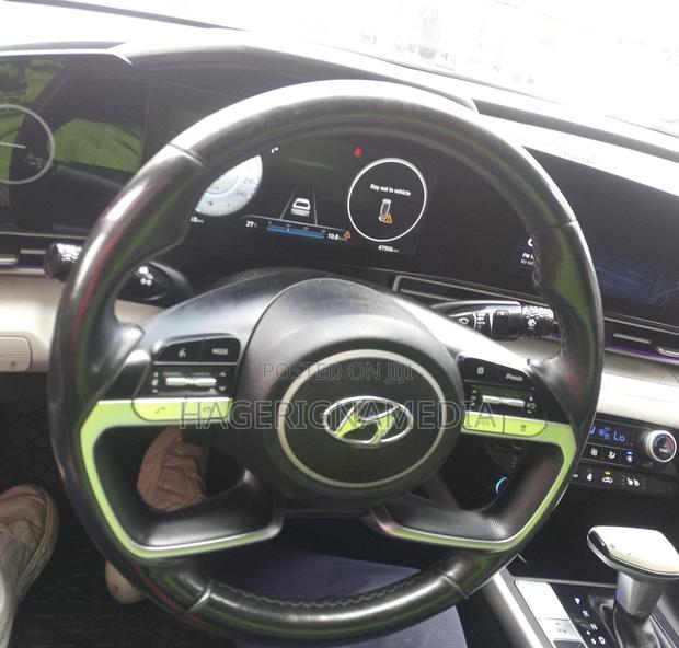 Hyundai Avante 2021 Black