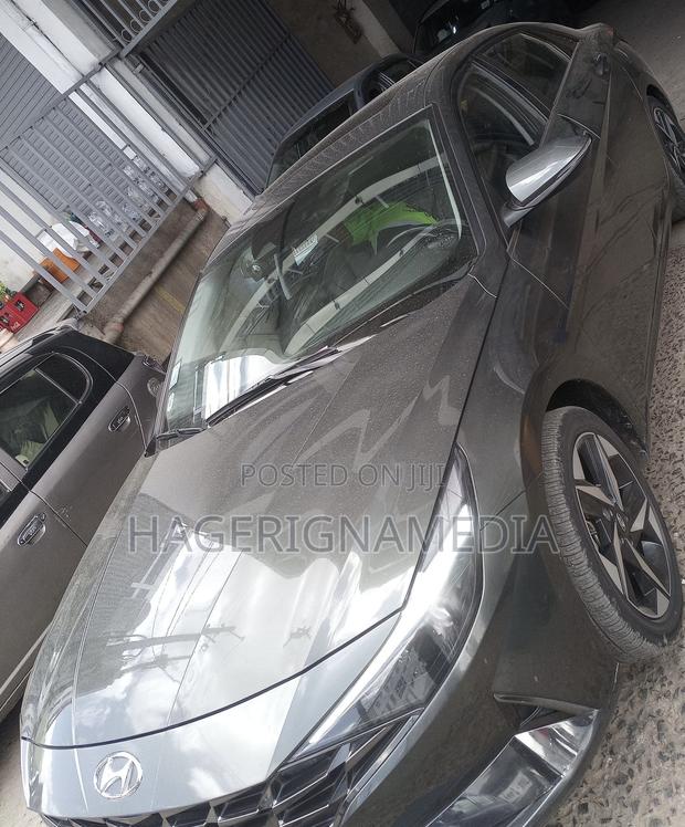 Hyundai Avante 2021 Black