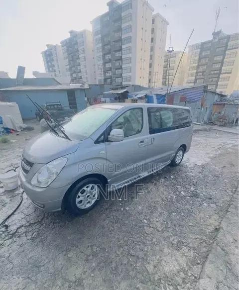 Hyundai H300 2015 Silver