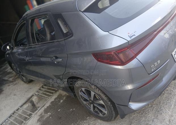 BYD E2 43 kWh 94 hp FWD 2024 Silver