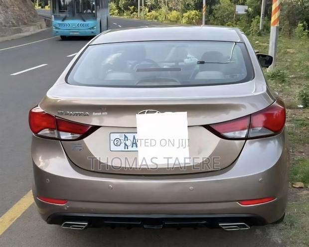 Hyundai Elantra 2014 Gold