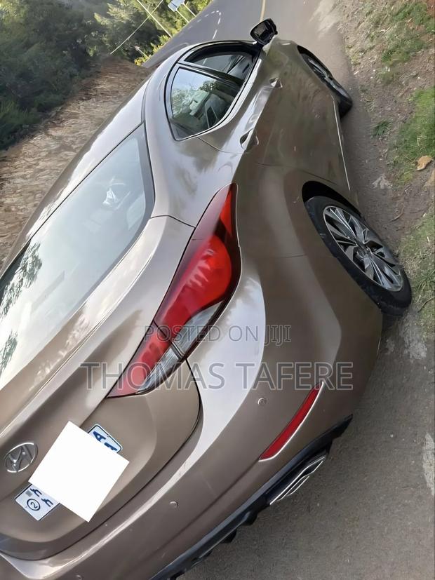 Hyundai Elantra 2014 Gold