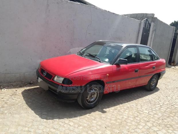 Opel Astra 1996 Red