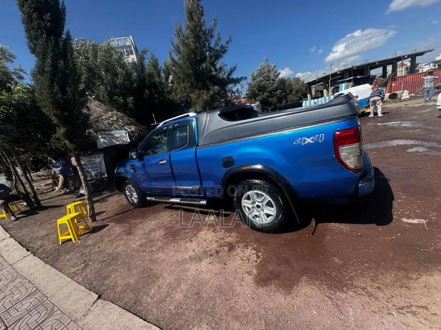Ford Ranger Wildtrak 2013 Blue