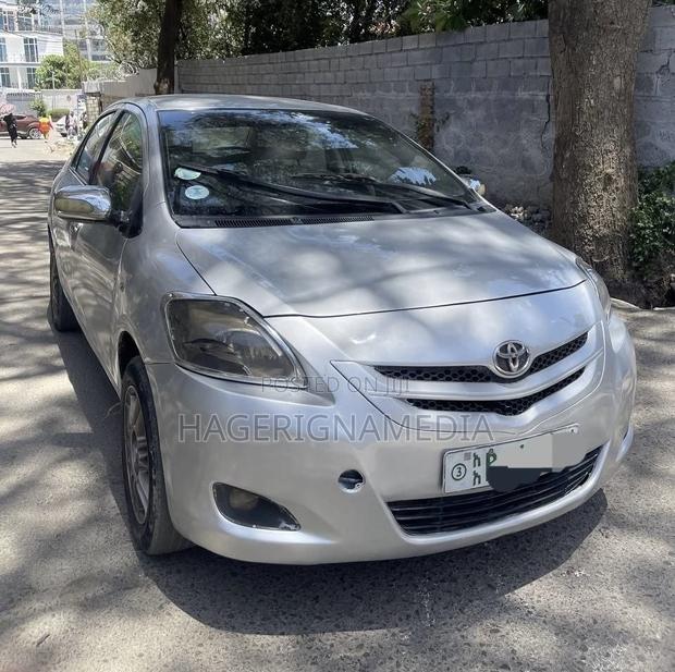 Toyota Belta 2007 Silver