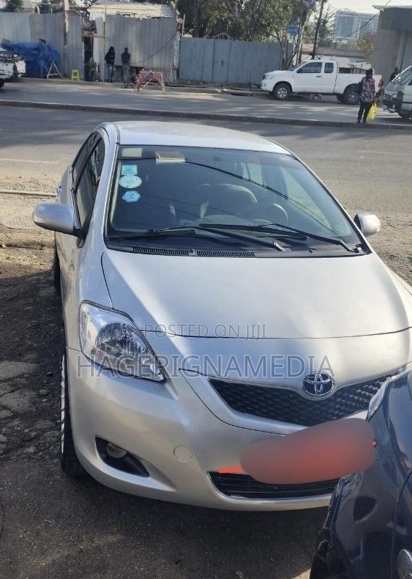 Toyota Belta 2007 Silver