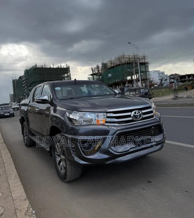 Toyota Hilux 2018 Gray