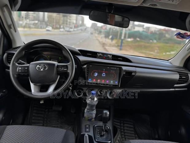 Toyota Hilux 2018 Gray