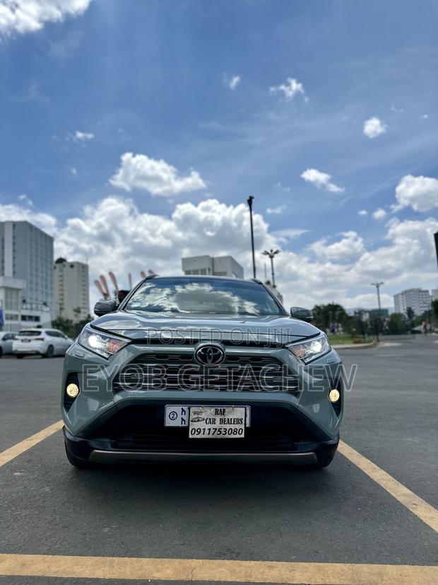 Toyota RAV4 2020 Green