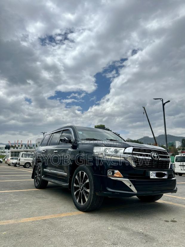 Toyota Land Cruiser 2011 Black