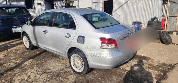 Toyota Belta 2007 Silver